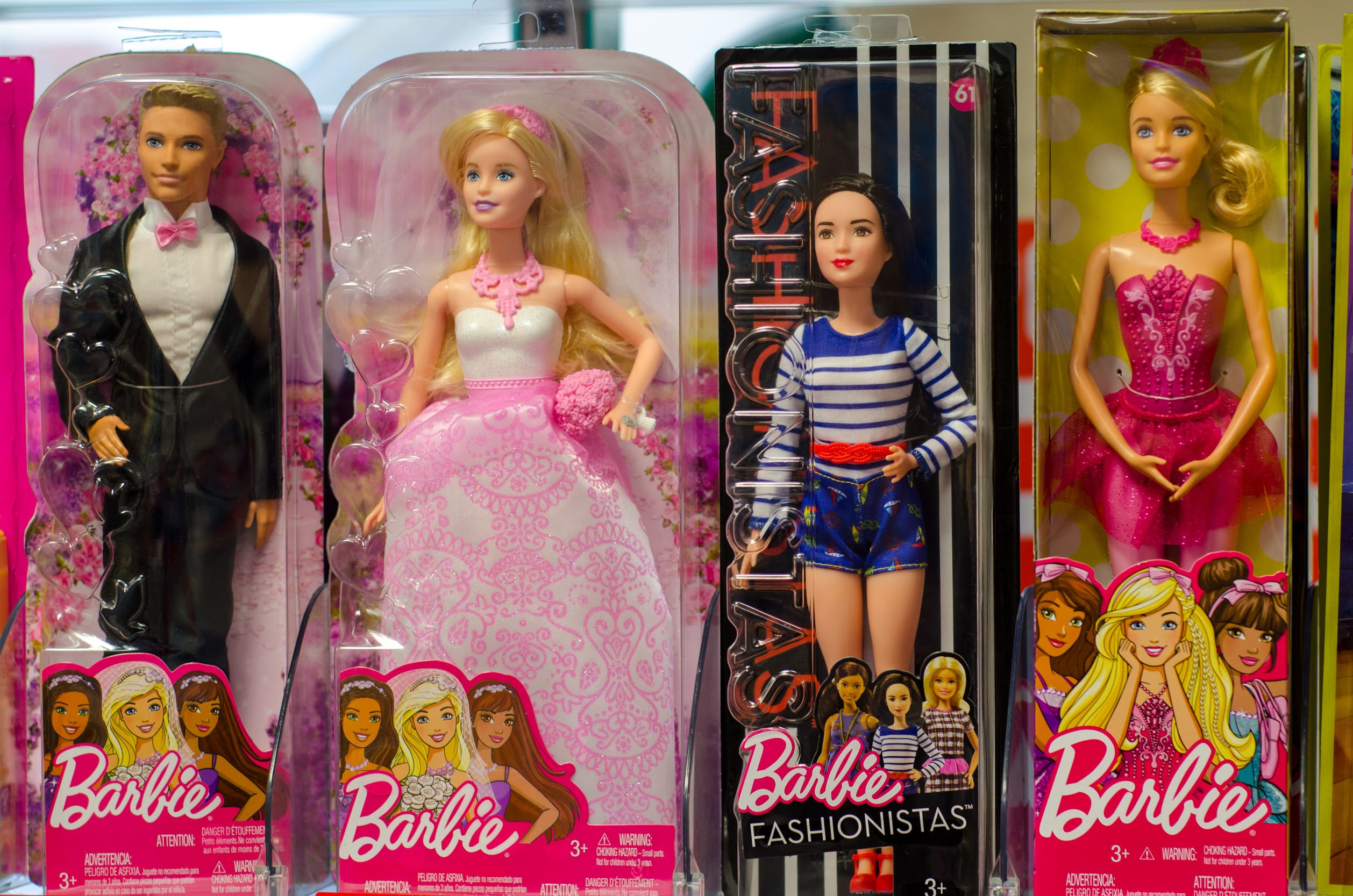 figurines dans emballages